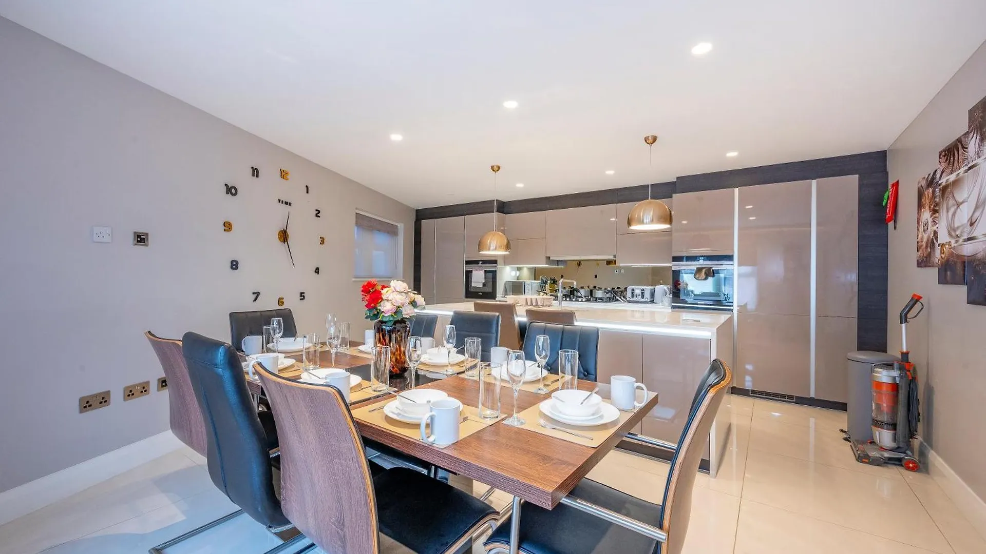 *Rd7C* For Your Most Relaxed & Cosy Stay + Free Parking + Free Fast Wifi * Batley
