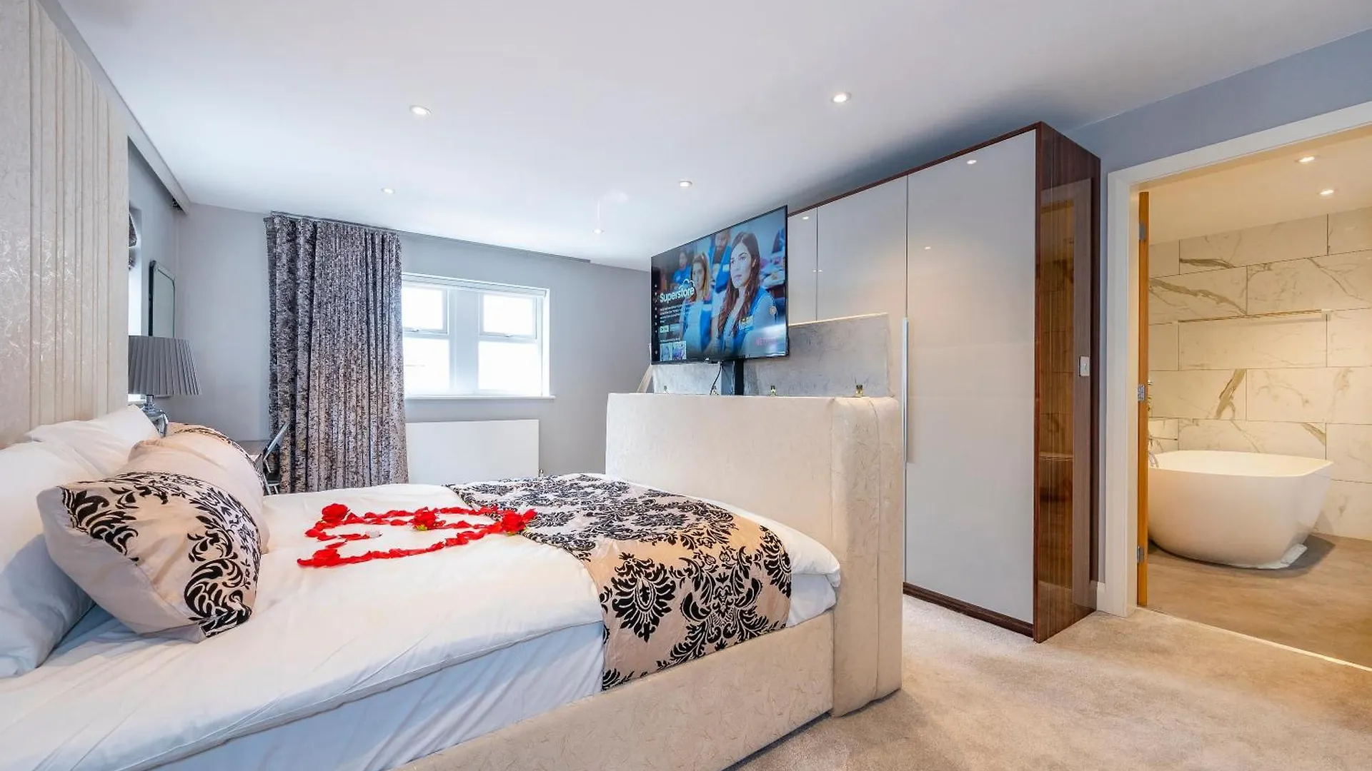 *Rd7C* For Your Most Relaxed & Cosy Stay + Free Parking + Free Fast Wifi * Batley 0*,  United Kingdom