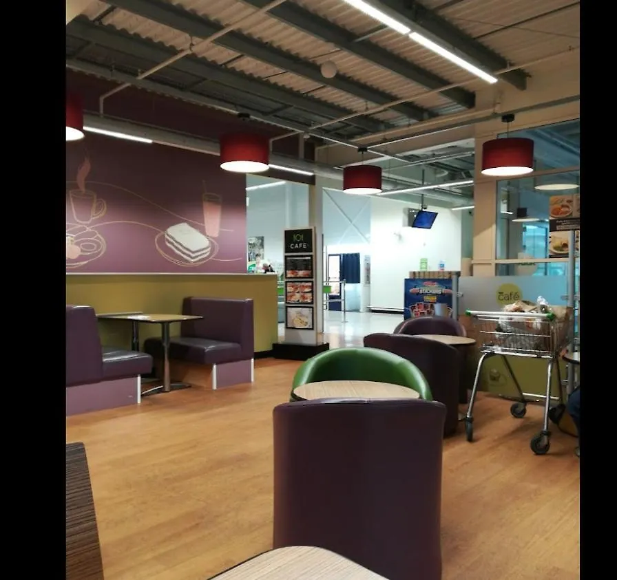 *Rd7C* For Your Most Relaxed & Cosy Stay + Free Parking + Free Fast Wifi * Batley