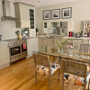 Chic 2b Centre Flat & Patio , Close To Castle Apartment Edinburgh