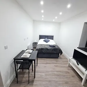 Apartment By Bic Legends 4, Batley