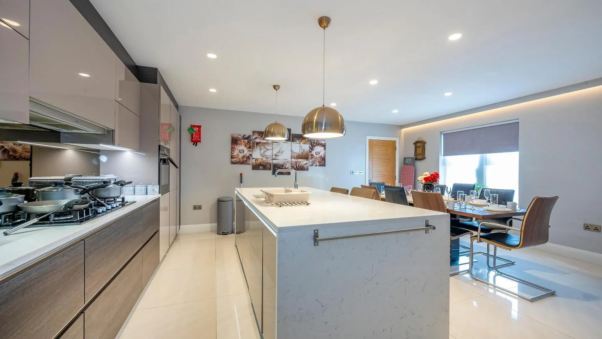 *Rd7C* For Your Most Relaxed & Cosy Stay + Free Parking + Free Fast Wifi * Batley 0*,