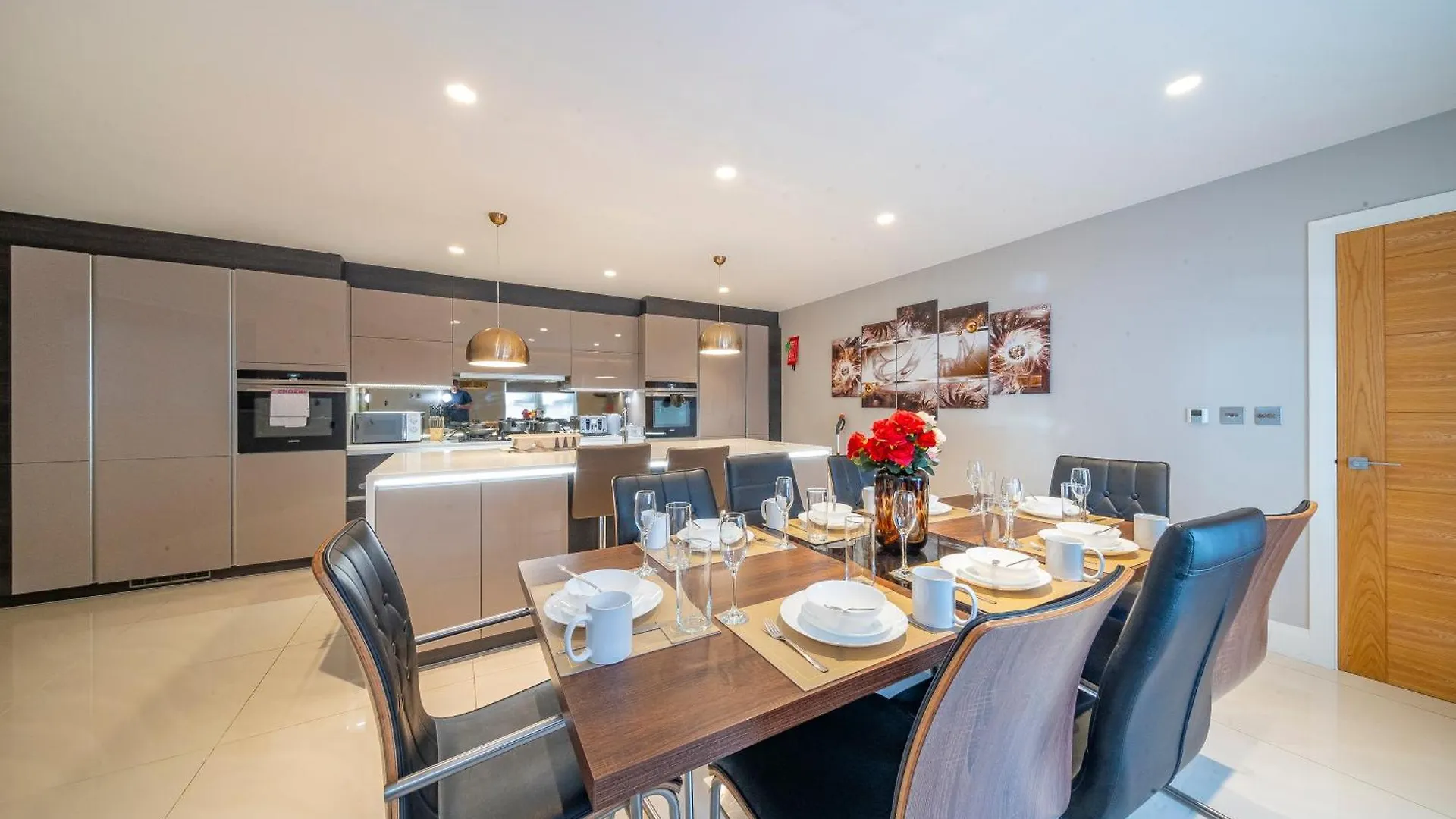 *Rd7C* For Your Most Relaxed & Cosy Stay + Free Parking + Free Fast Wifi * Batley